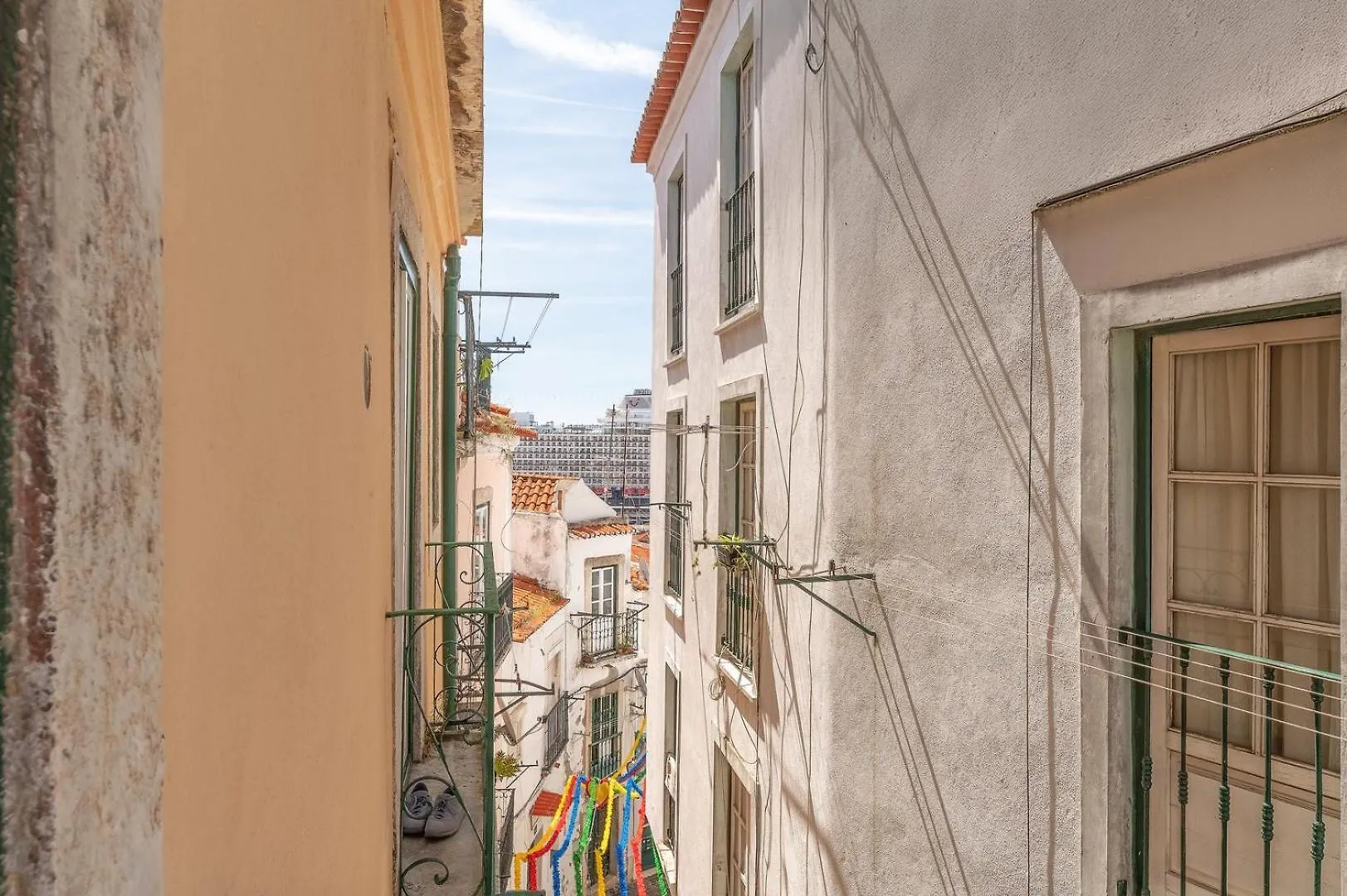 Guestready - Homely Base Near Castle 0*, Lisbon